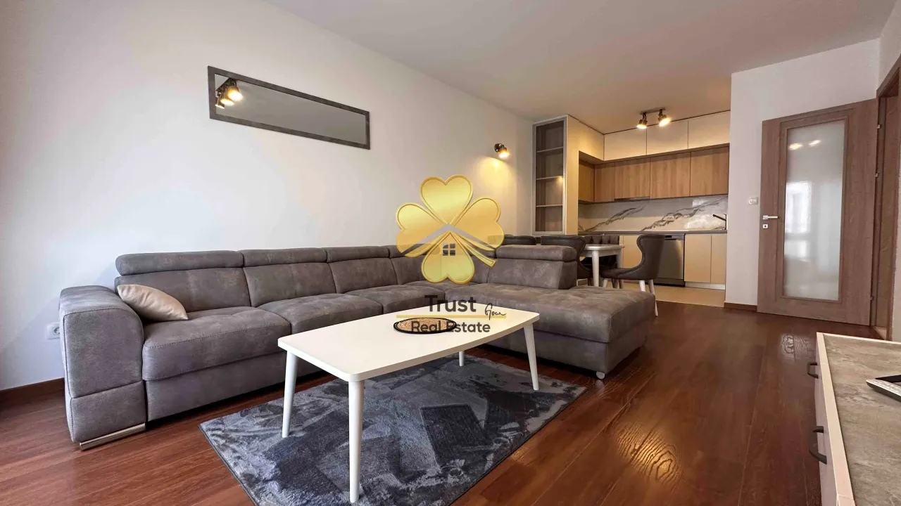 Izdavanje, dvosoban stan, 72m², Master Kvart, Podgorica