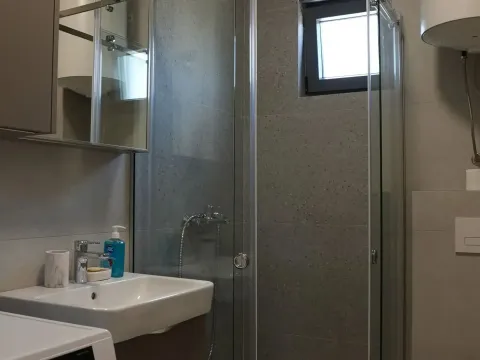 Izdavanje, jednosoban stan, 47m², Dalmatinska ulica, Podgorica - image 9