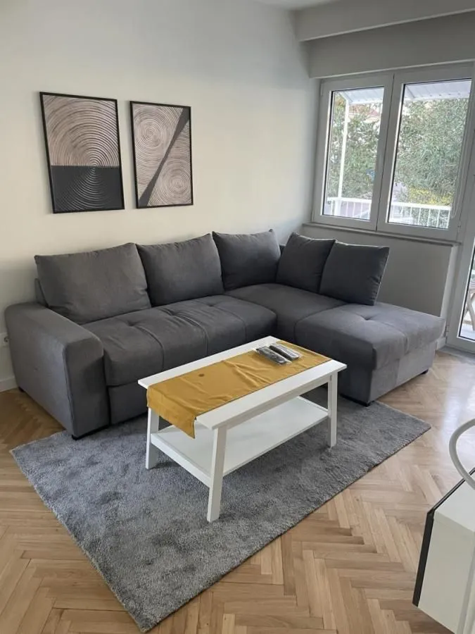 Rent, two bedroom apartment, 77m², Tivat, Crna Gora