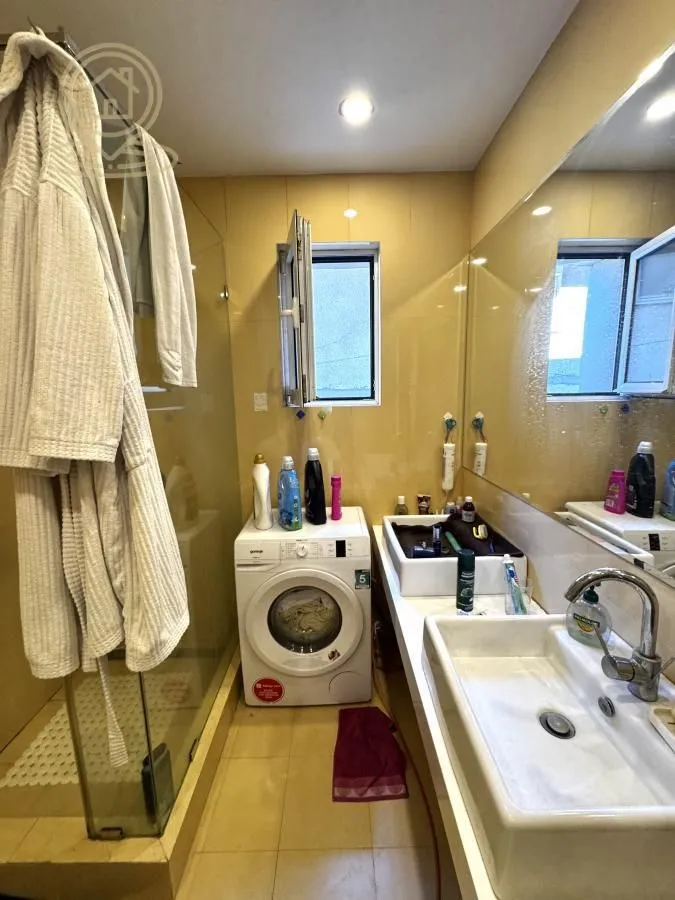 Izdavanje, četvorosoban stan, 110m², Voždovac Sve Podlokacije, Beograd
