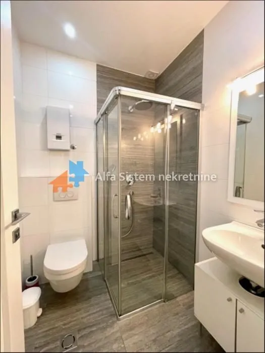 Izdavanje, četvorosoban stan, 190m², Neimar, Vračar Sve Podlokacije