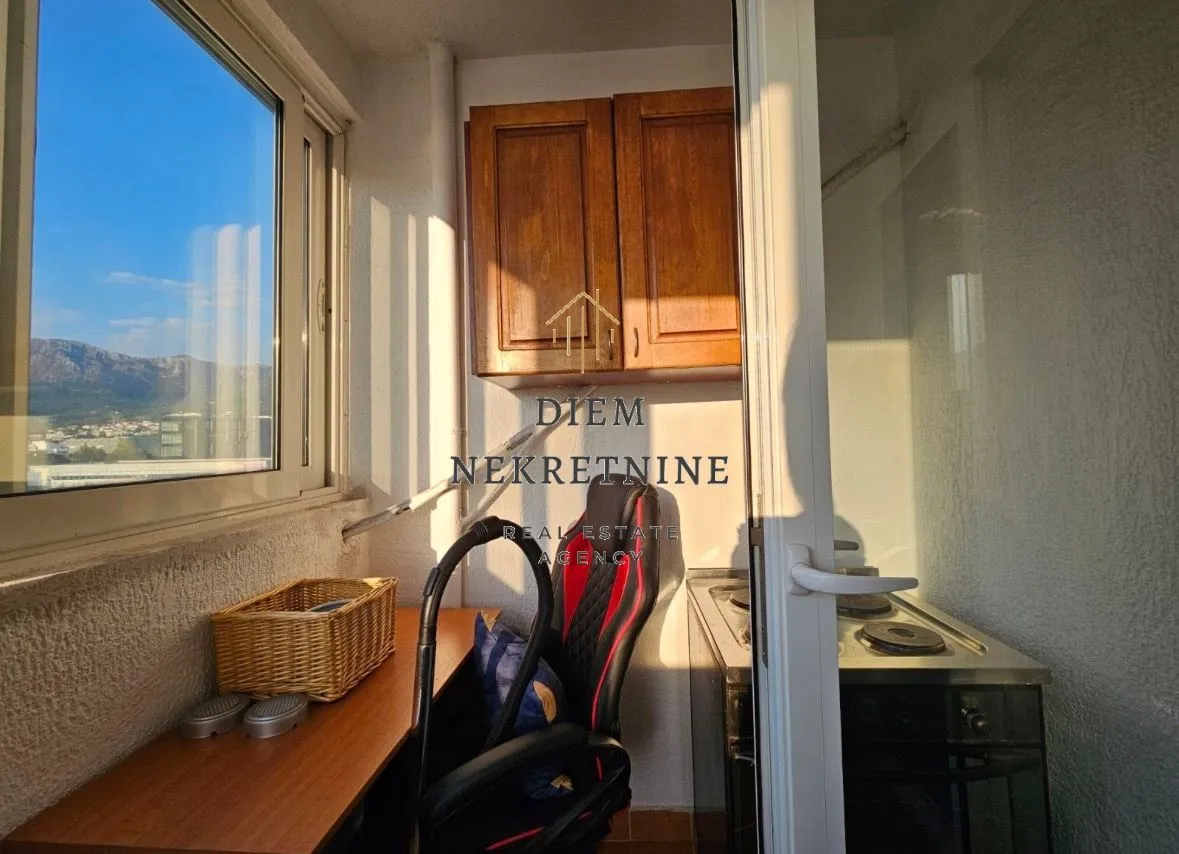 Izdavanje, jednosoban stan, 50m², Centar, Bar