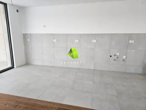 Sale, four bedroom apartment, 156m², Medijana, Niš - image 2