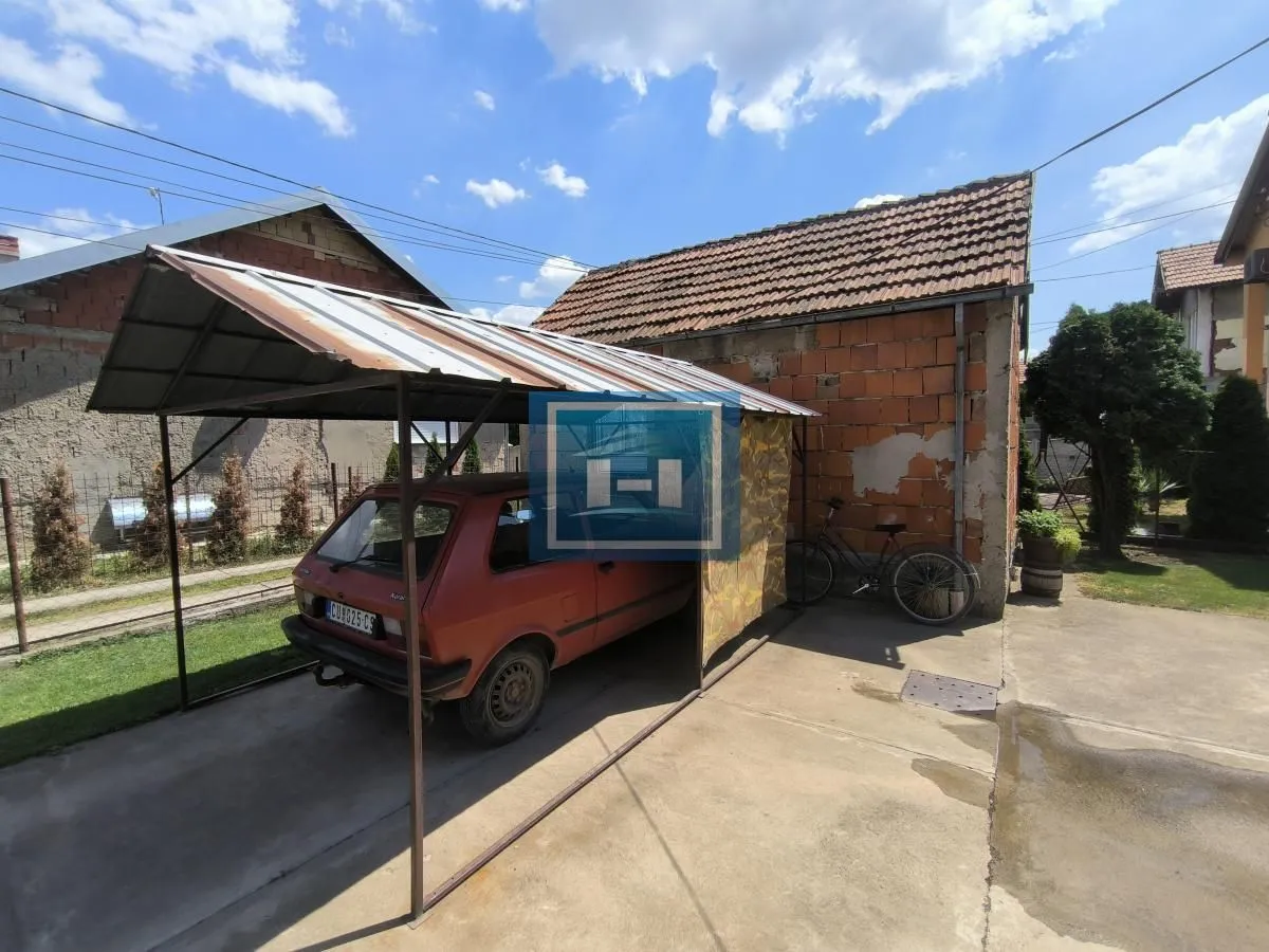 Sale, house, 250m², Ćuprija, Srbija