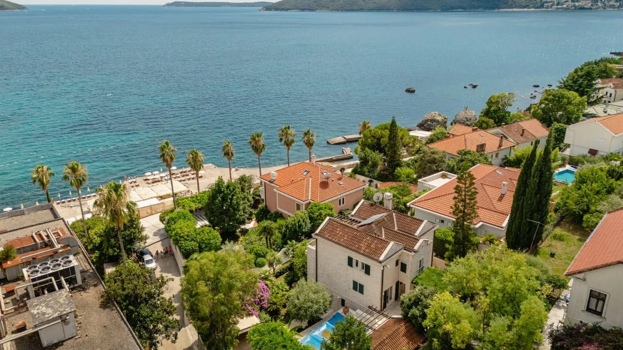 Sale, house, 233m², Savina, Herceg Novi