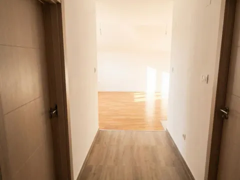Sale, two bedroom apartment, 68m², Ljubović, Podgorica - image 7