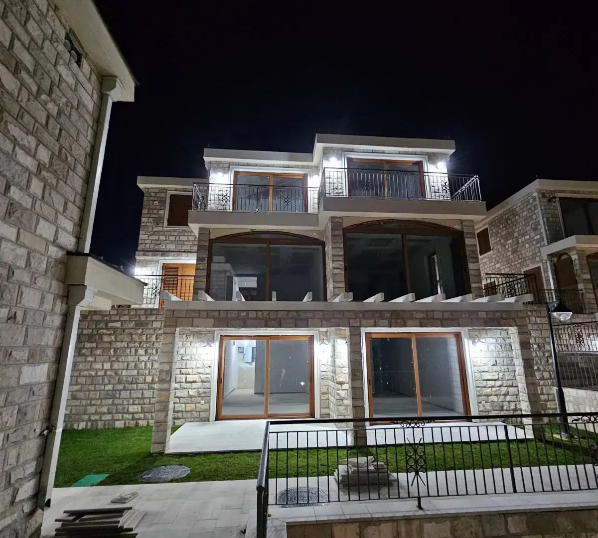 Sale, house, 930m², Reževići, Budva