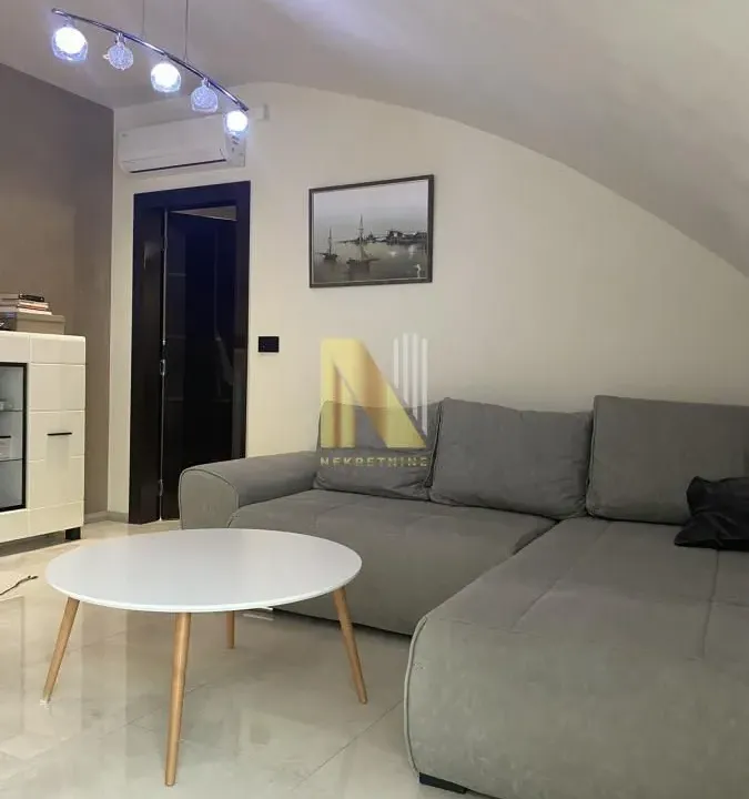 Izdavanje, garsonjera, 65m², Bulevar Evrope, Novi Sad Sve Podlokacije