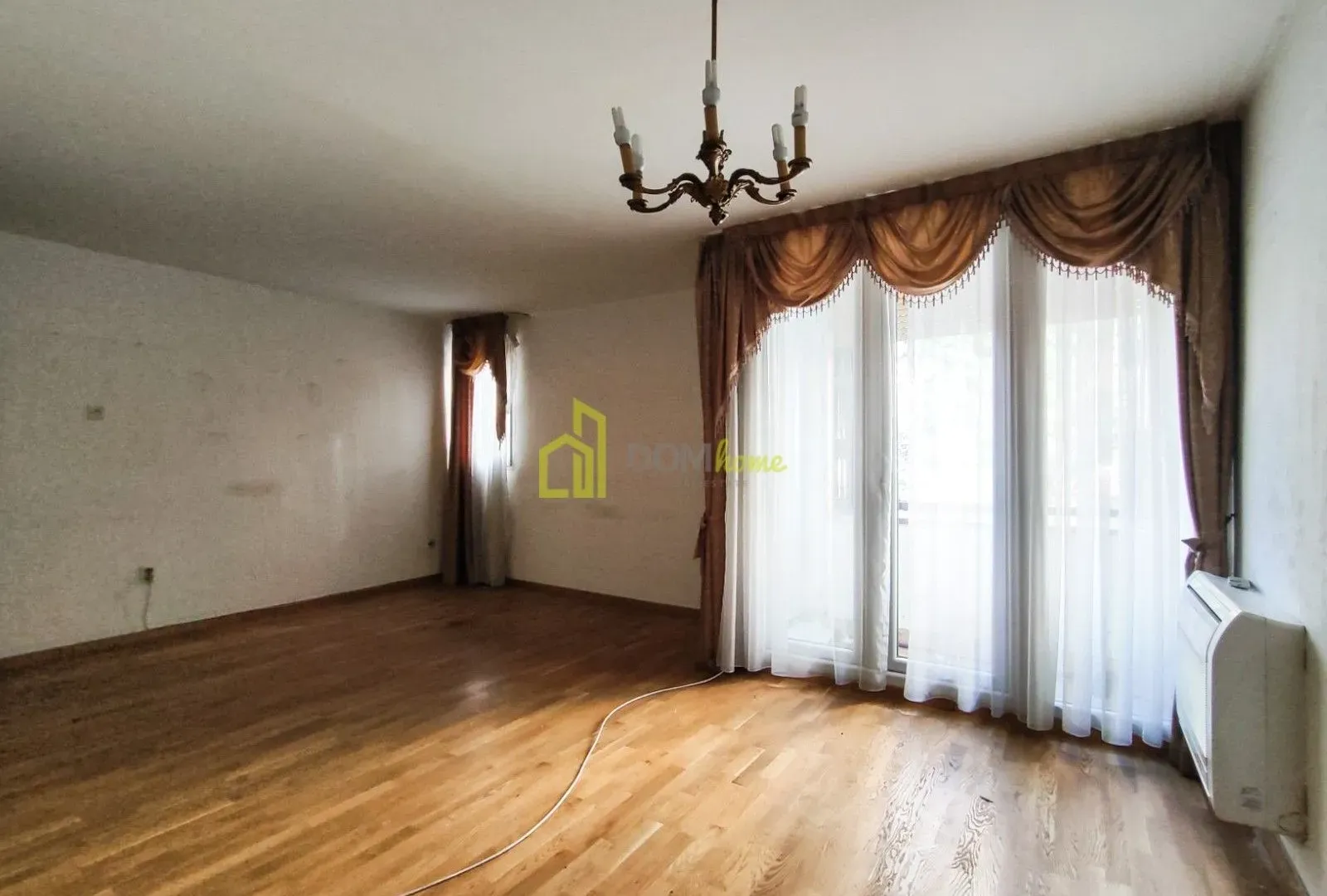 Izdavanje, dvosoban stan, 75m², Blok 5, Podgorica