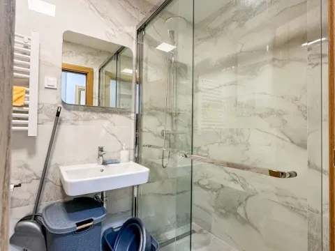 Izdavanje, jednosoban stan, 45m², City Kvart, Podgorica - image 8