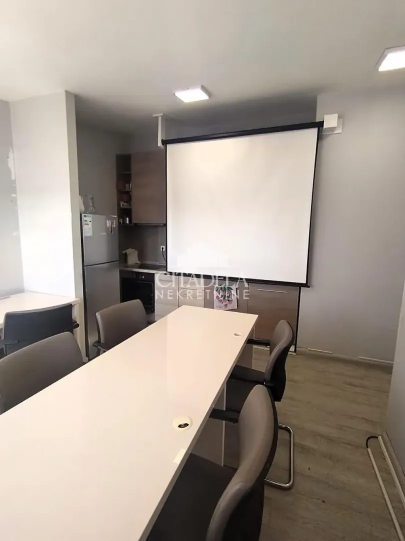 Rent, apartment, 118m², Đeram Pijaca, Beograd