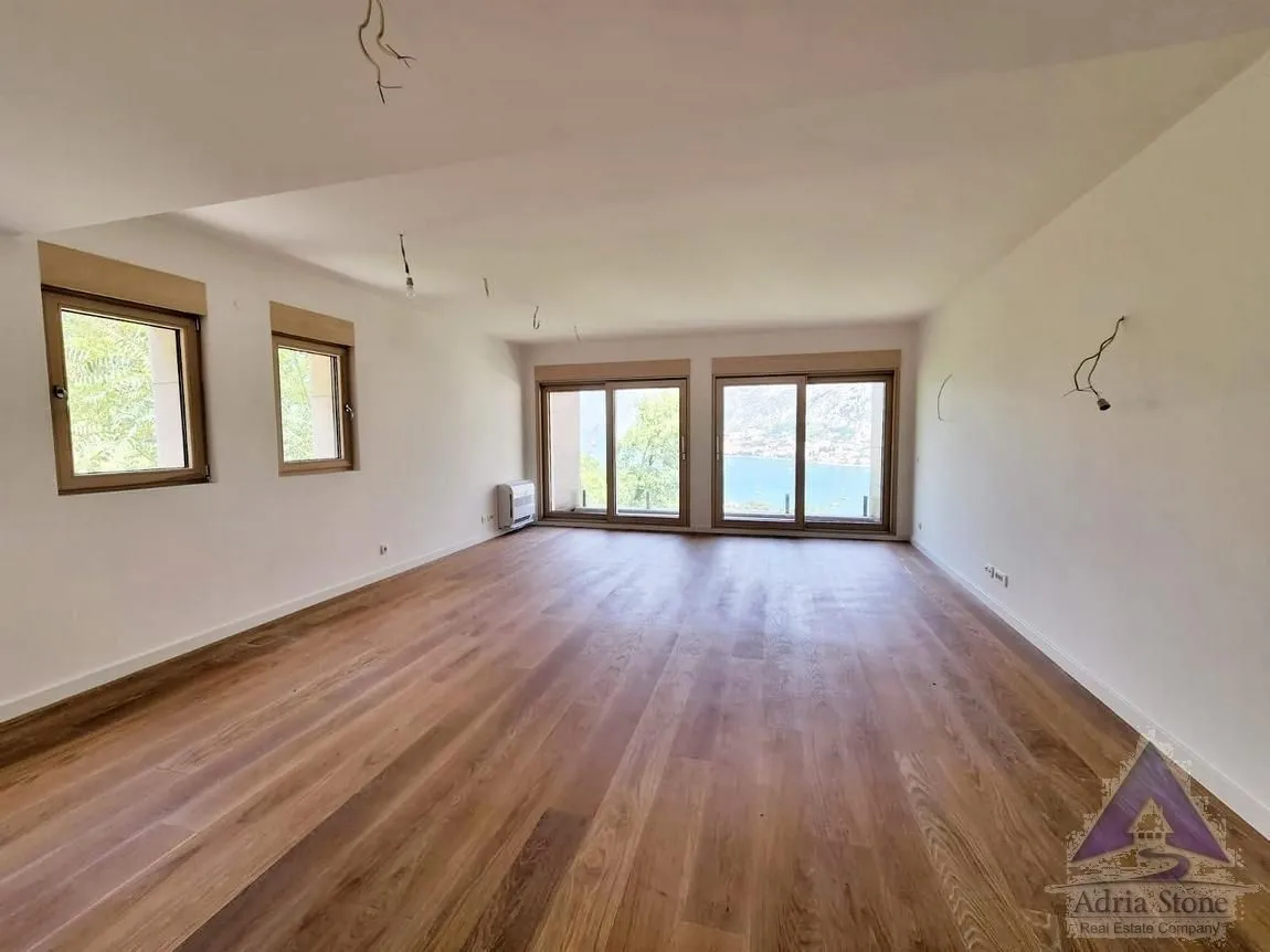 Prodaja, dvosoban stan, 144m², Škaljari, Kotor