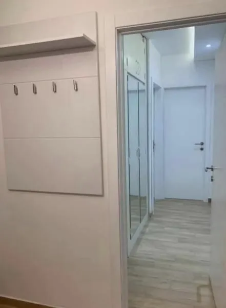 Izdavanje, četvorosoban stan, 100m², Vračar Sve Podlokacije, Beograd