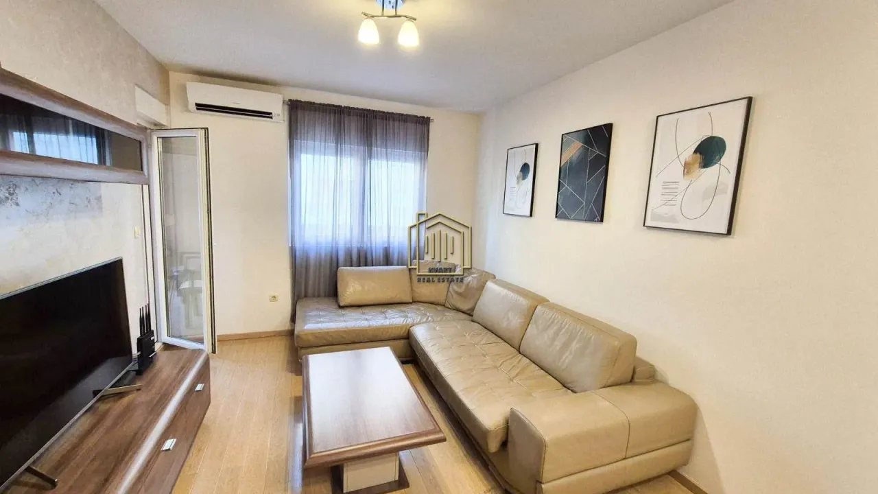 Izdavanje, jednosoban stan, 50m², City Kvart, Podgorica