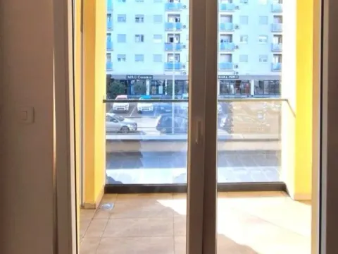 Rent, office space, 45m², Pobrežje, Podgorica - image 11