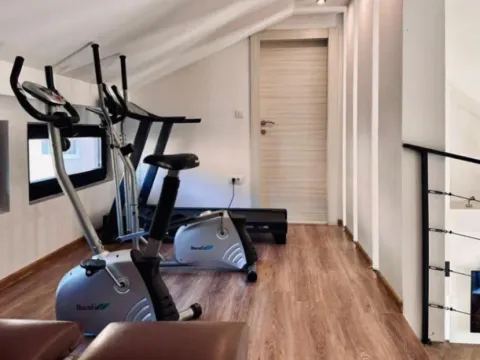 Rent, three bedroom apartment, 130m², Mažina, Tivat - image 10