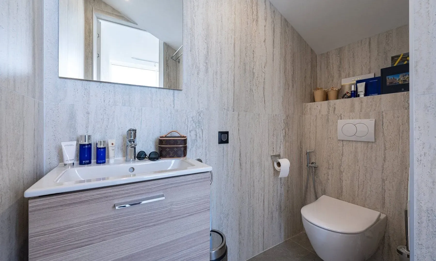 Rent, one bedroom apartment, 144m², Krašići, Tivat