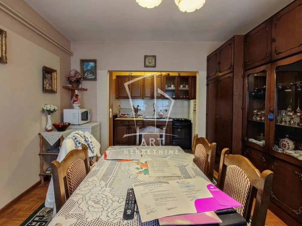 Prodaja, četvorosoban stan, 78m², Banovo Brdo, Beograd