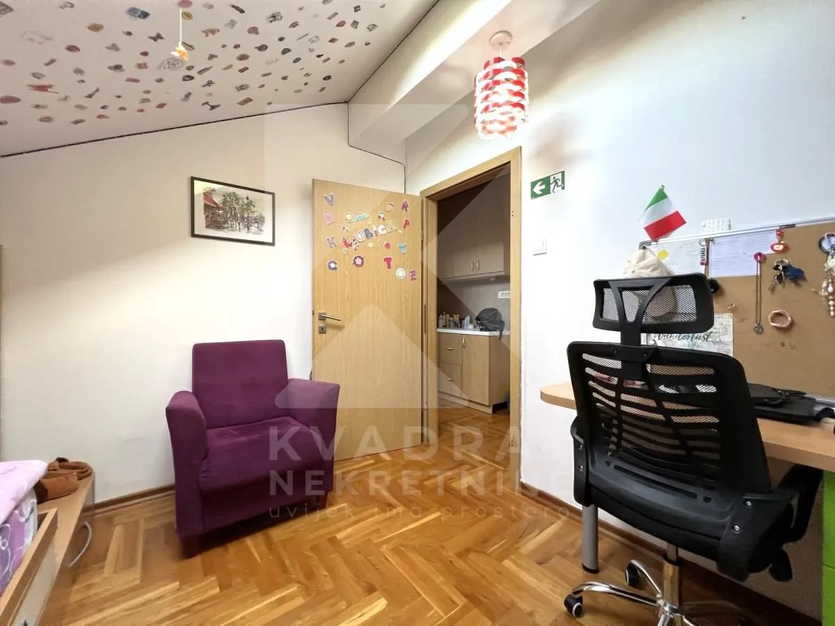 Prodaja, četvorosoban stan, 121m², Krivi Most, Podgorica