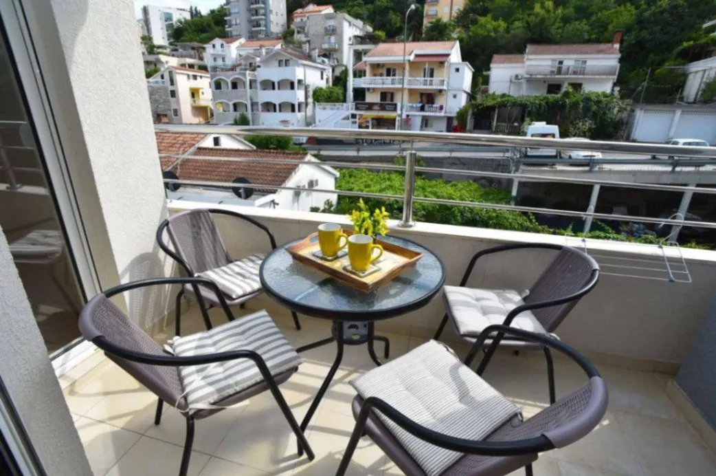 Rent, apartment, 60m², Maslinjak, Budva