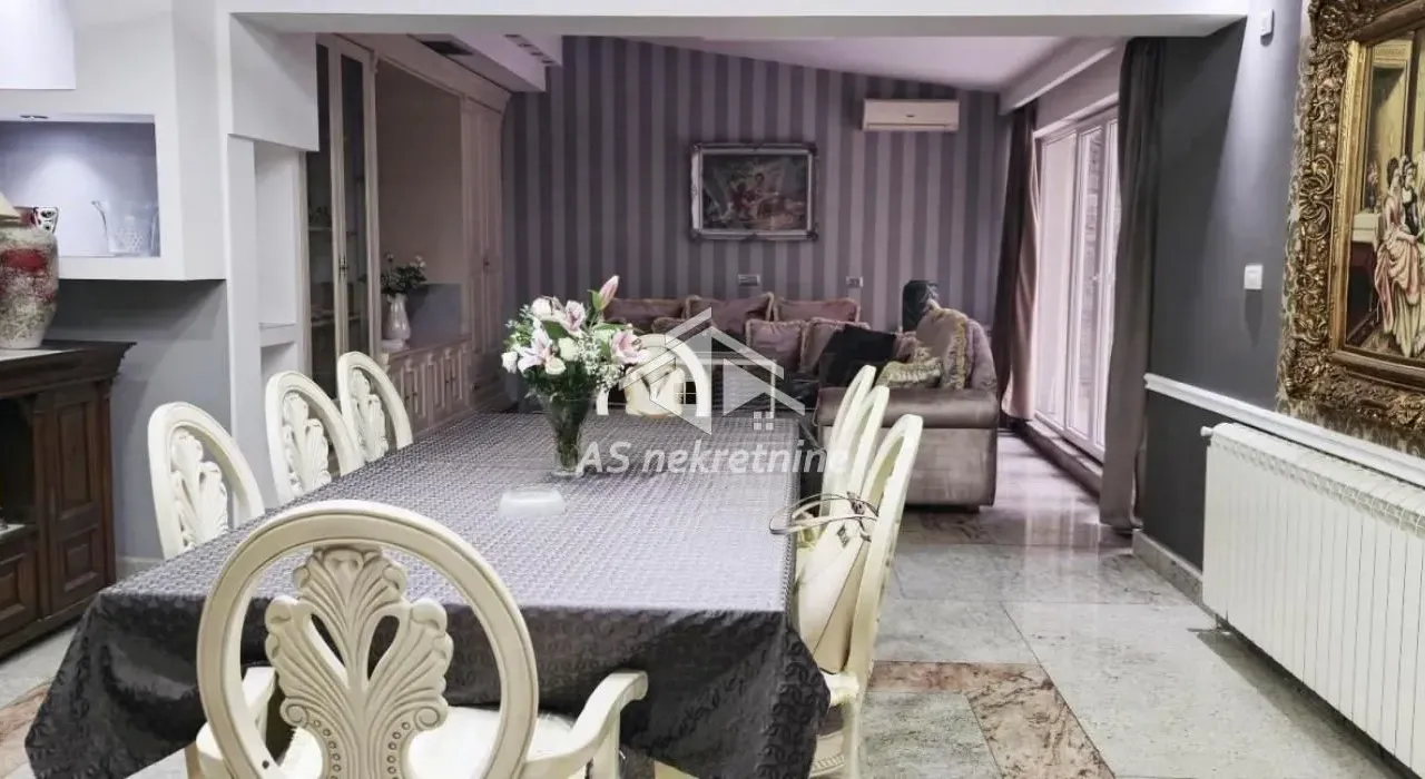 Izdavanje, četvorosoban stan, 200m², Vračar Hram, Vračar Sve Podlokacije