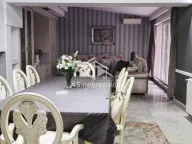 Izdavanje, četvorosoban stan, 200m², Vračar Hram, Vračar Sve Podlokacije - image 1