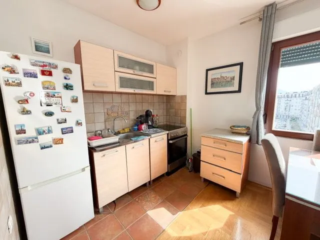Izdavanje, jednosoban stan, 52m², Stari Aerodrom, Podgorica