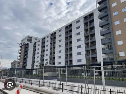 Prodaja, trosoban stan, 105m², Stari Aerodrom, Podgorica