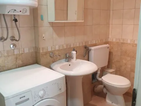 Rent, studio apartment, 33m², Kanarevo Brdo, Beograd - image 4