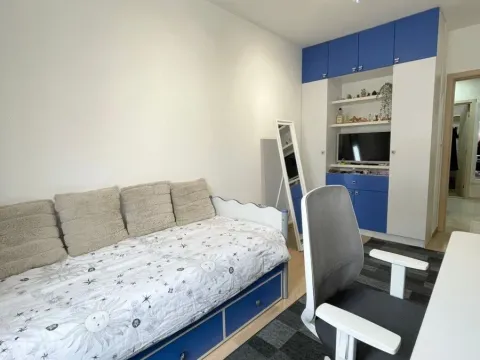 Rent, three bedroom apartment, 72m², City Kvart, Podgorica - image 4