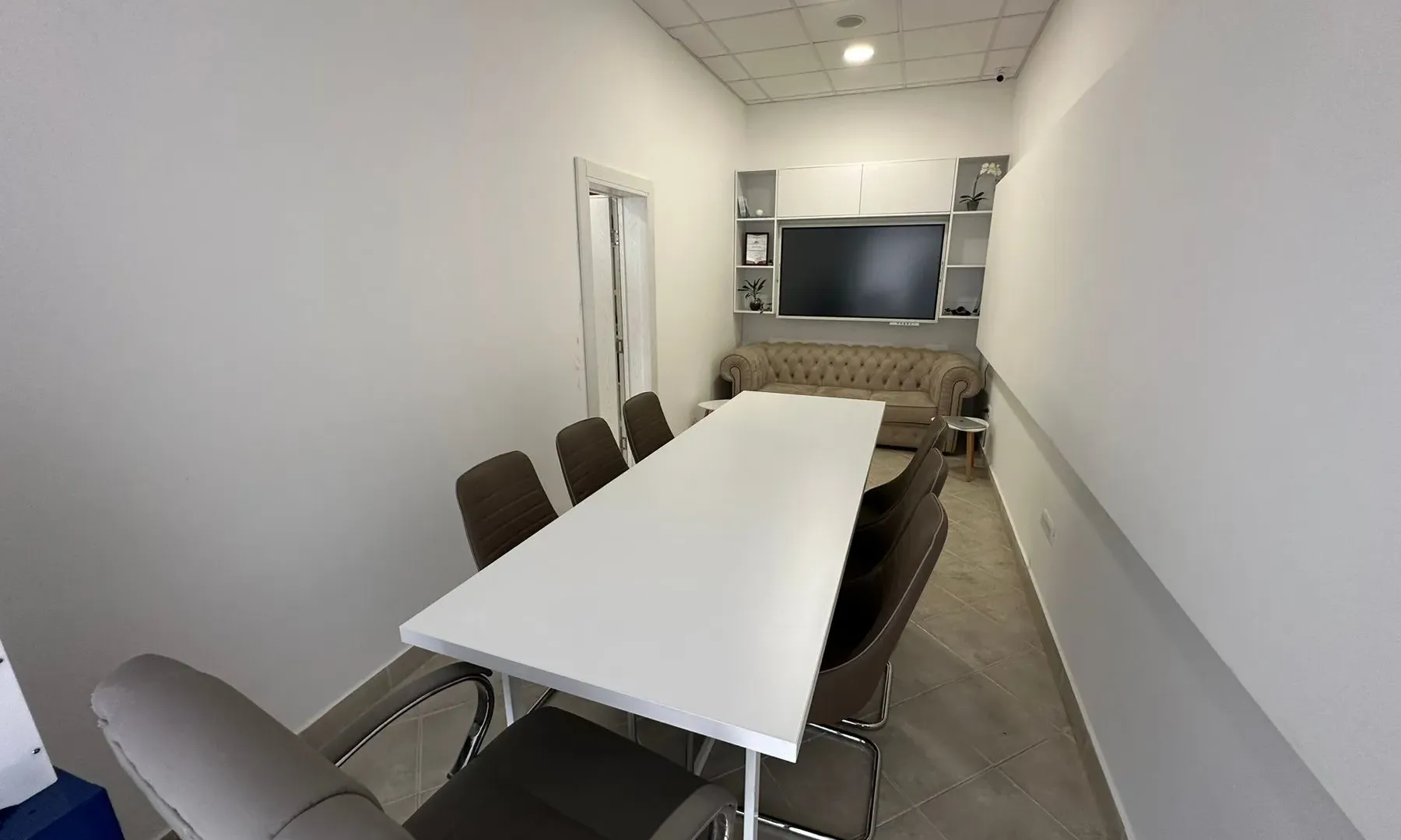 Rent, office space, 100m², Stari Aerodrom, Podgorica