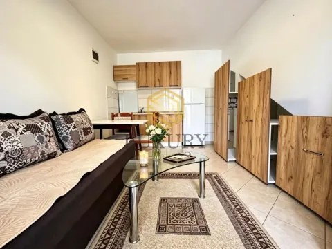Rent, studio apartment, 26m², Stari Aerodrom, Podgorica - image 1