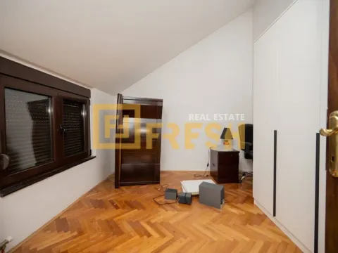 Izdavanje, kuća, 260m², Gorica C, Podgorica - image 16