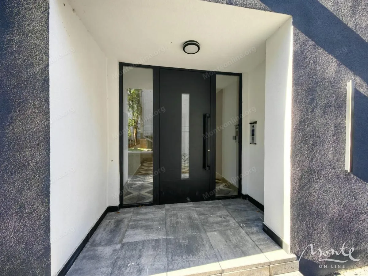 Prodaja, trosoban stan, 111m², Vezirov Most, Podgorica