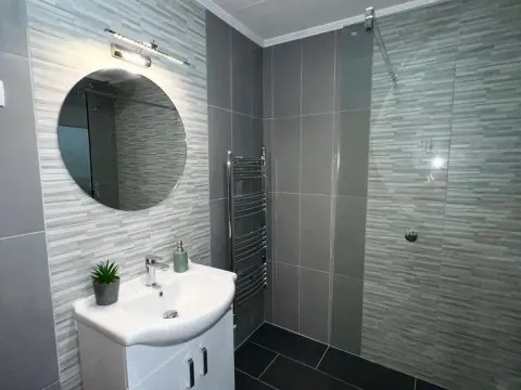 Izdavanje, trosoban stan, 130m², Zabjelo, Podgorica - image 10