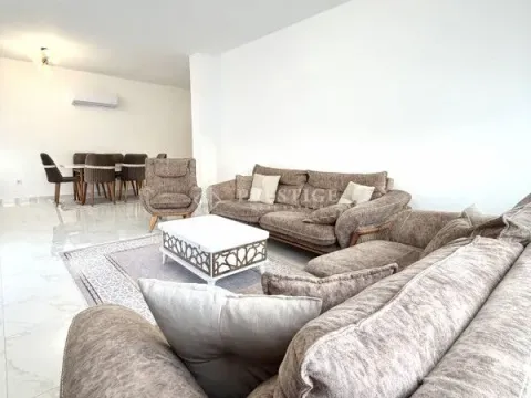 Izdavanje, dvosoban stan, 76m², Krivi Most, Podgorica - image 2