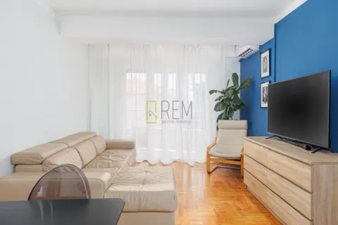 Sale, two bedroom apartment, 66m², Centar, Budva - image 2