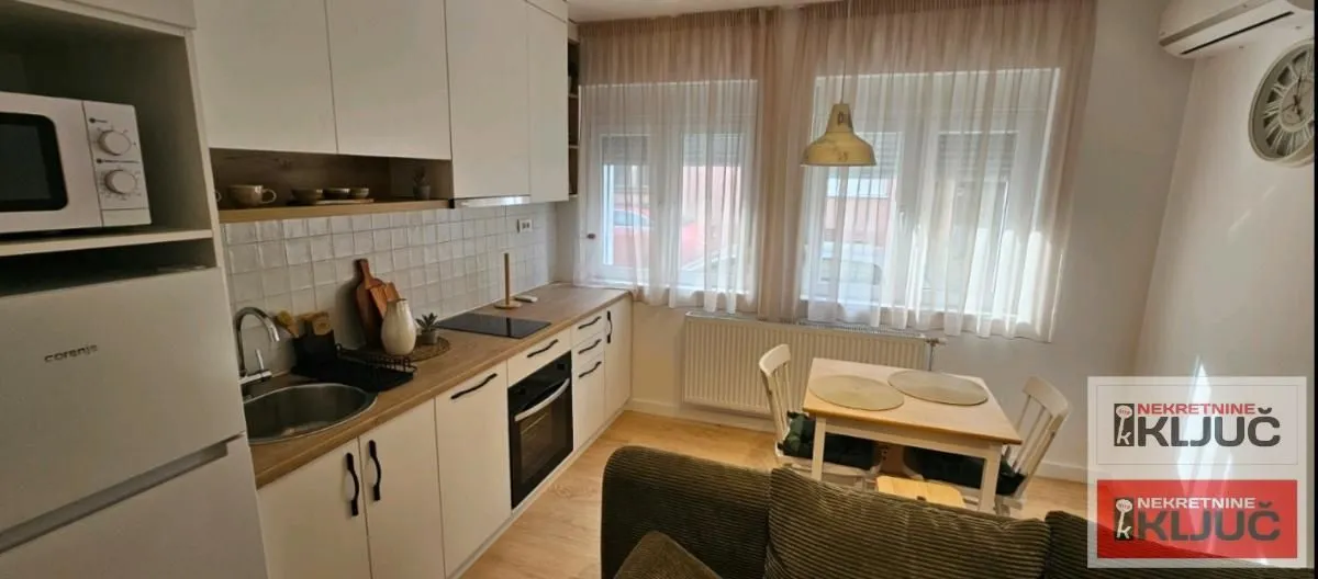 Izdavanje, jednosoban stan, 40m², Centar, Novi Sad