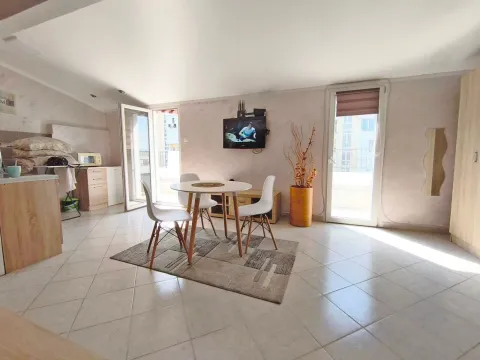 Rent, studio apartment, 40m², Stari Aerodrom, Podgorica - image 10