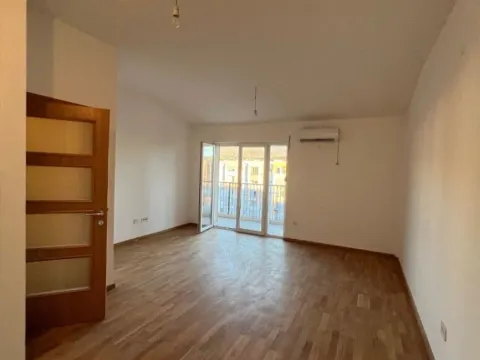 Prodaja, dvosoban stan, 72m², Stari Aerodrom, Podgorica - image 3