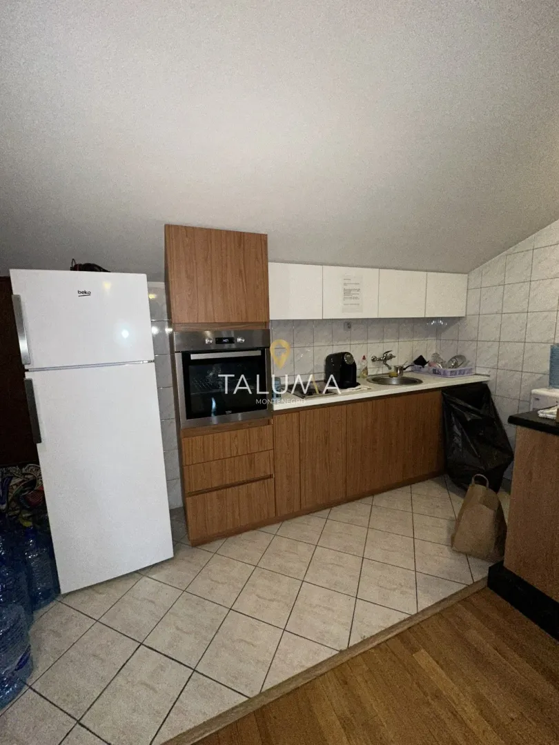 Rent, house, 360m², Momišići, Podgorica