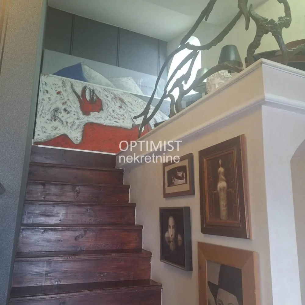 Prodaja, četvorosoban stan, 107m², Skojevsko Naselje, Beograd