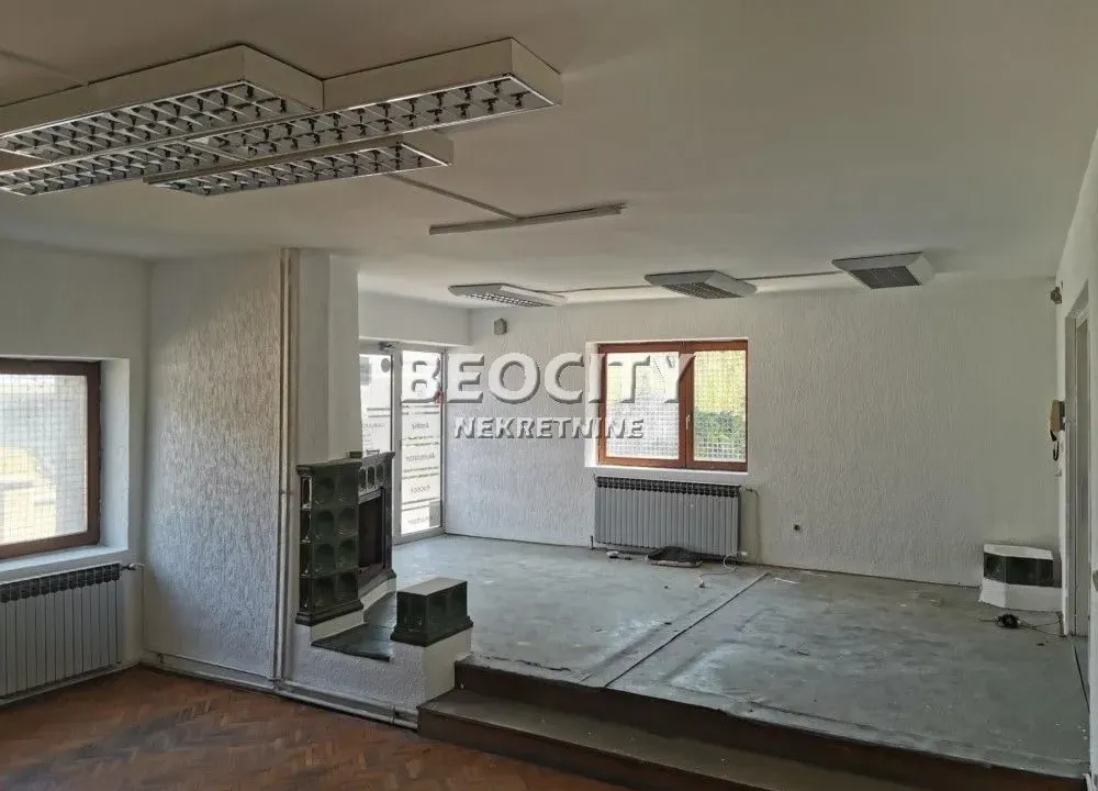 Izdavanje, poslovni prostor, 300m², Salajka, Novi Sad Sve Podlokacije