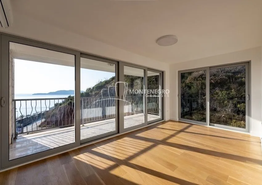 Sale, three bedroom apartment, 160m², Pržno, Budva