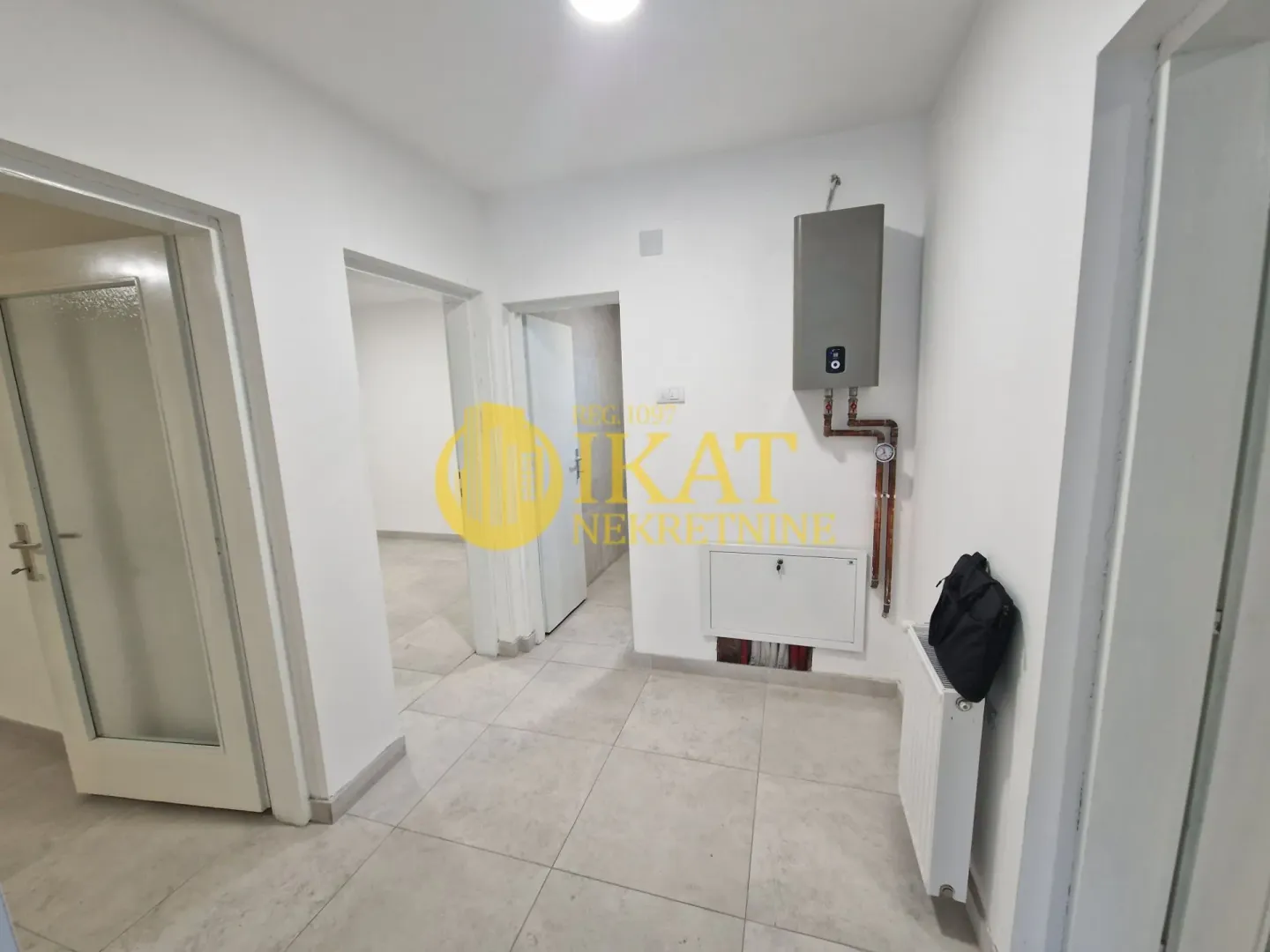 Rent, office space, 85m², Čukarica, Beograd