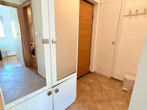 Izdavanje, jednosoban stan, 39m², Stari Aerodrom, Podgorica - image 2