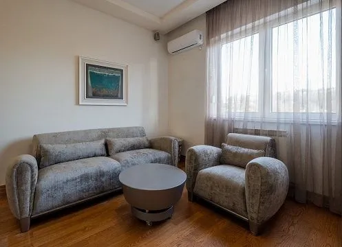 Sale, apartment, 230m², Čukarica, Beograd