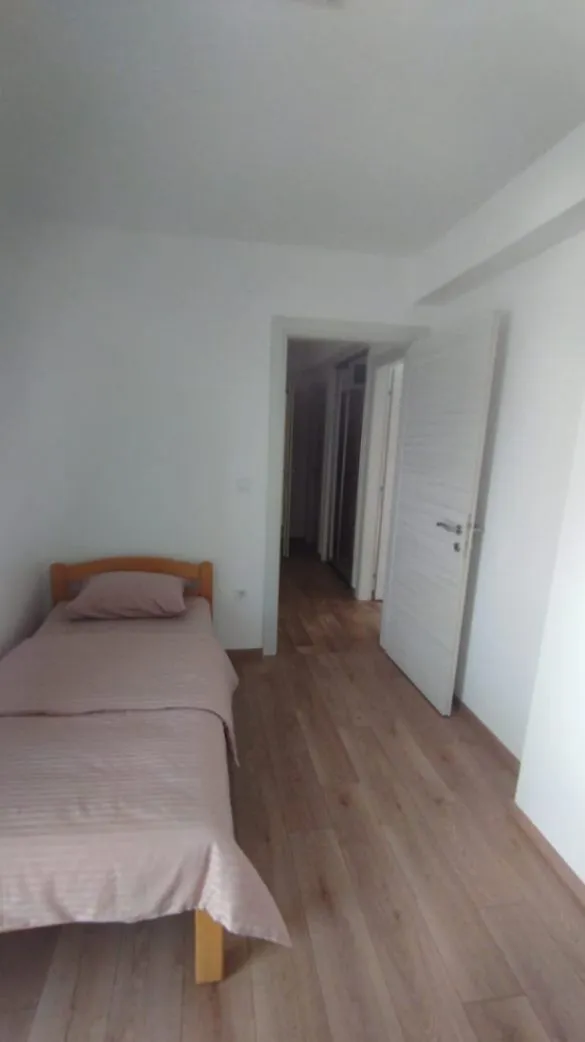 Rent, one bedroom apartment, 100m², Zagorič, Podgorica