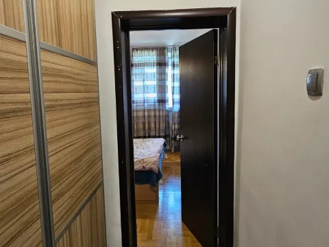 Izdavanje, jednosoban stan, 50m², Blok 5, Podgorica - image 6