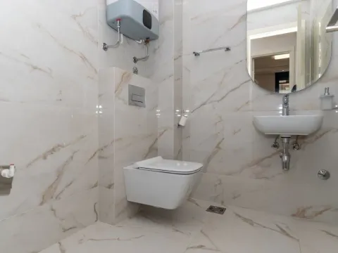 Izdavanje, dvosoban stan, 80m², Preko Morače, Podgorica - image 7